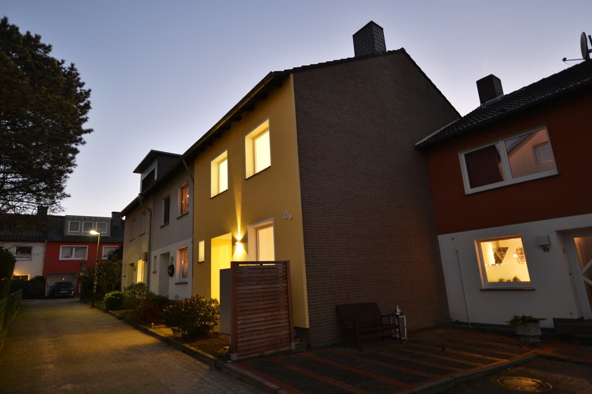 Sonniges Wohnen in Hellern - saniertes Reihenhaus