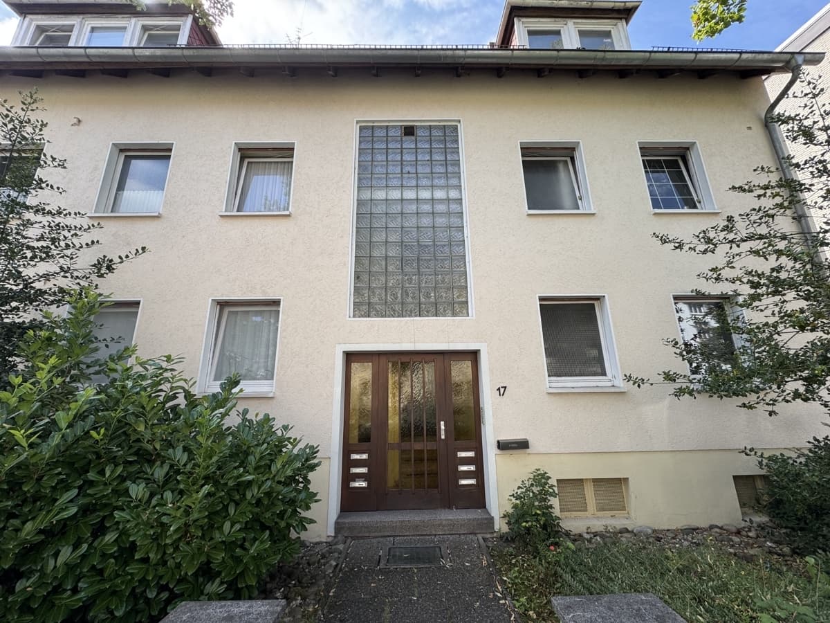Mehrfamilienhaus in der Weststadt 6 Einheiten und 5 Garagen